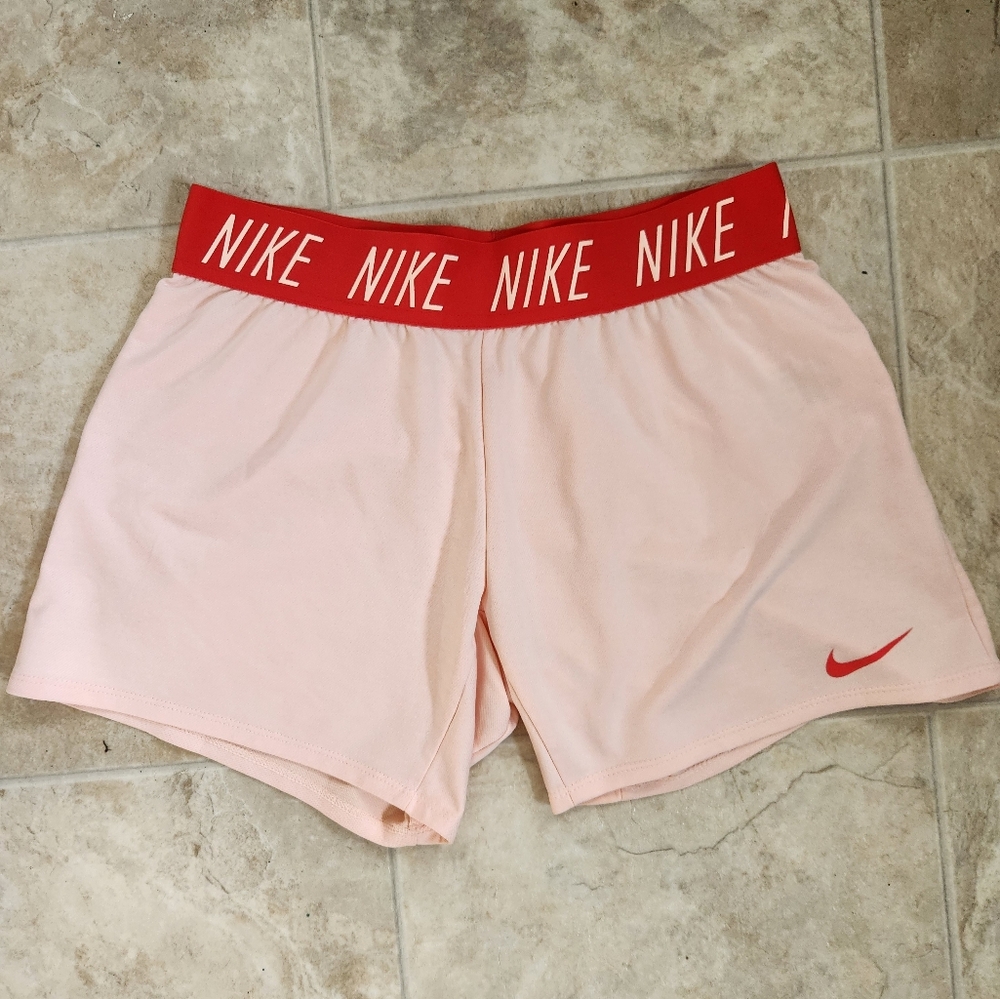 Nike Dri Fit 5 Inch Shorts - Size XL